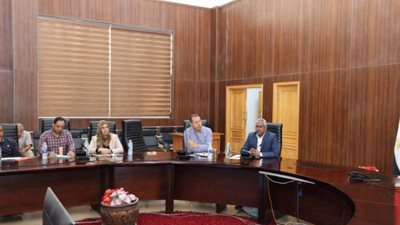 لجنة وزارة التنمية المحلية تختتم أعمالها بمحافظة البحر الأحمر