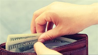 حكم الاستعانة بجزء من مال الزكاة لتوفير احتياجات الأبناء