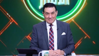 مستشار الأهلى القانونى يعلن إيقاف مدحت شلبى