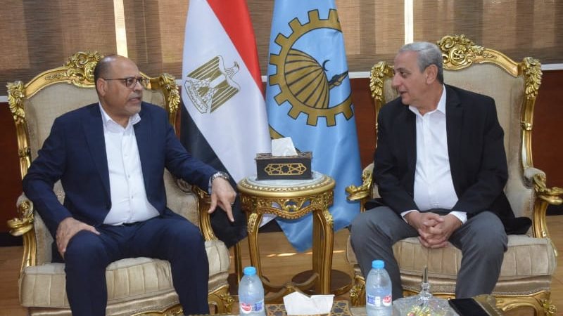 وزير العمل ومحافظ