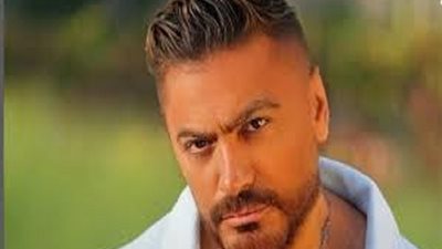 بالفيديو.. تامر حسني يدندن لـ محمد عبد الوهاب