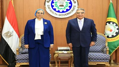 رئيسة القومي للمرأة تلتقي محافظ الدقهلية لبحث سبل التعاون