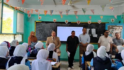 وكيل تعليم قنا يفاجئ مدارس قوص ويحيل المخالفات للتحقيق