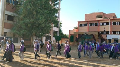 مدير تعليم قنا: الانضباط المدرسي ركيزة أساسية لرفع مستوى التحصيل