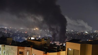 إعلام فلسطيني: طائرات الاحتلال تشن غارة على دير البلح