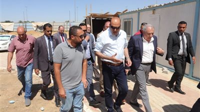 وزير العمل يقود حملة تفتيشية بالعاصمة الإدارية ويوجه بوقف منشآت مخالفة