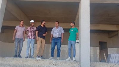 رئيس جهاز حدائق العاشر يعلن عن أهم المشروعات الخدمية فى المدينة.. صور