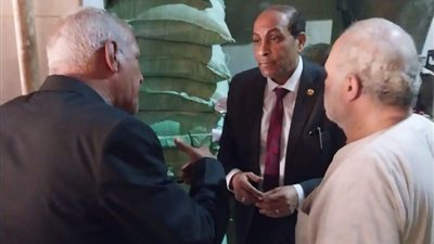 وكيل تموين القليوبية في جولة ميدانية لمتابعة الالتزام وضبط الأسواق