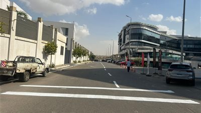 بدء أعمال تحسين الطرق الرئيسية بالقاهرة الجديدة