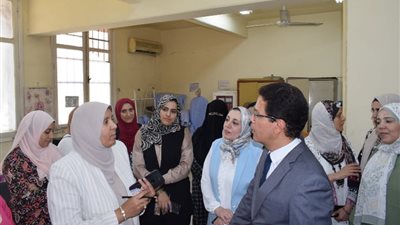 رئيس جامعة بنها يتفقد المعهد الفني للتمريض