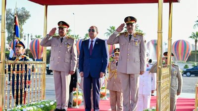 المتحدث الرئاسي ينشر صور الرئيس السيسي أمام النصب التذكاري واجتماعه بالمجلس الأعلى للقوات المسلحة