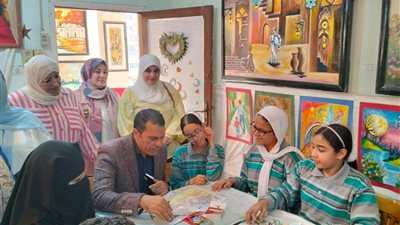 وكيل تعليم الإسماعيلية يفتتح معرض لوحات فنية احتفالا بنصر اكتوبر