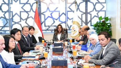 عوض: سرعة تنفيذ مصانع بدائل البلاستيك لتصبح مدن خالية من التلوث