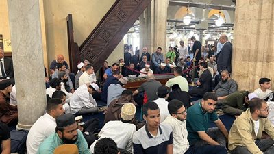 وصول جثمان العالم الجليل الدكتور أحمد عمر هاشم إلى الجامع الأزهر