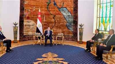 الرئيس السيسى يستقبل خالد العناني