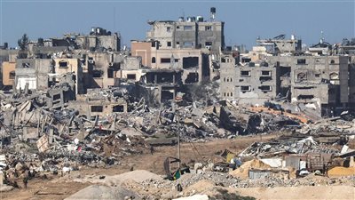 إعلام إسرائيلي: الجيش بدأ تفكيك معسكرات كبيرة في غزة