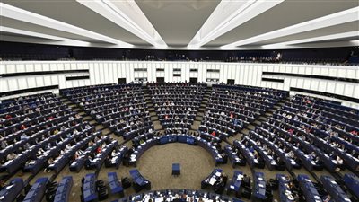 البرلمان الأوروبي يصوت ضد اقتراحين لحجب الثقة عن المفوضية