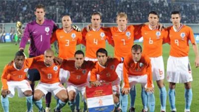 مالين و جاكبو في الهجوم .. تشكيل هولندا المتوقع امام مالطا