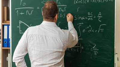 اعرف أسماء المقبولين بالدفعة الخامسة في مسابقة 30 ألف معلم بأسوان