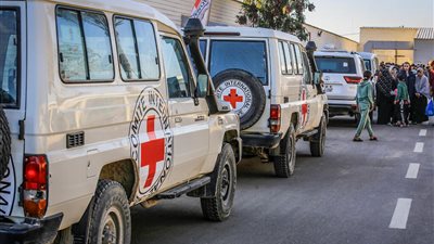 حماس تستعد لتسليم المحتجزين الإسرائيليين إلى الصليب الأحمر