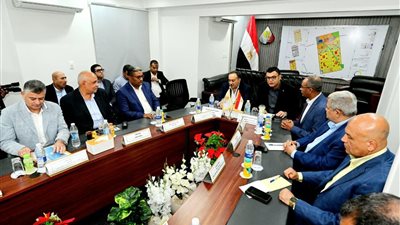وزير الإسكان: مليار جنيه لتطوير محطات الصرف الصحي في أسيوط