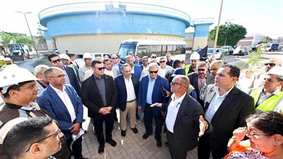 وزير الإسكان ومحافظ أسيوط يتفقدان توسعات محطة مياه أبوتيج