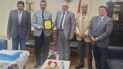 وفد نقابة المعلمين ببني سويف يزور كلية التربية