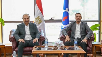 وزير قطاع الأعمال العام يلتقي محافظ السويس