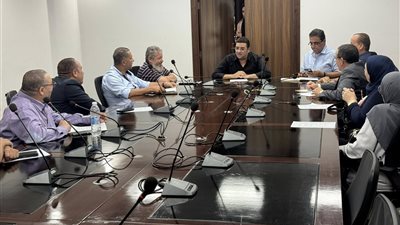 رئيس جهاز القاهرة الجديدة يستمع لمطالب الأهالي ميدانيًا