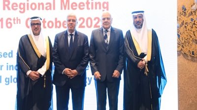 عاشور: مصر تسعى جاهدة لتتحول إلى مركز إقليمي ودولي للبحث العلمي