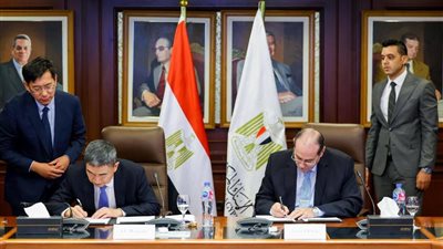 نائب محافظ المركزي ونائب وزير الوطنية الصينية يوقعان مذكرة تعاون