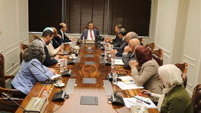 وزير الزراعة يناقش نتائج بعثات 