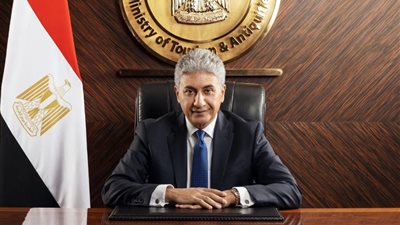 وزير السياحة: توقعات بارتفاع أعداد السائحين إلى نحو 18مليونا هذا العام
