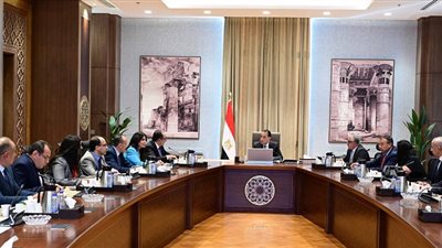 رئيس الوزراء: الدولة ضخت استثمارات ضخمة في تطوير وإعادة إحياء مصانع الغزل والنسيج