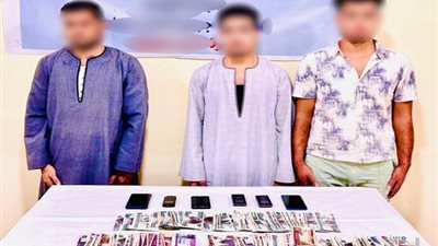 ضبط 3 متهمين انتحلوا صفة موظفى بنوك واستولوا على أموال المواطنين