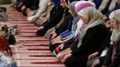 هل يجوز للزوجة أن تمنع نفسها عن زوجها لأنه لا يصلي؟