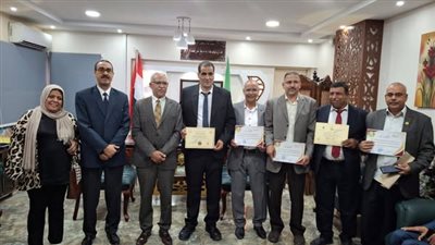 مدير تعليم الإسماعيلية يكرم المدارس الحاصلة على الاعتماد والجودة