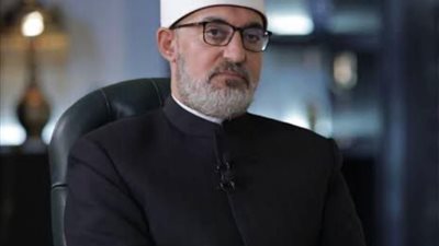 المفتي يعزي رئيس جامعة الأزهر الأسبق في وفاة شقيقته