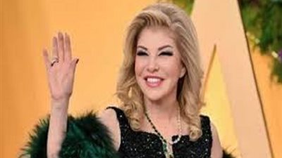 هالة سرحان تدافع عن هاني فرحات بعد تقبيل يد محمد عبده