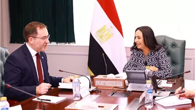 وزيرة التضامن الاجتماعي تلتقي سفير المملكة المتحدة بالقاهرة