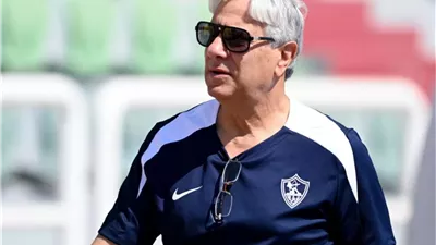 أول رد رسمي من الزمالك بشأن إيقاف دونجا في السوبر المصري
