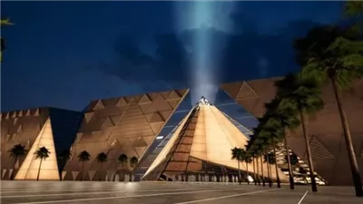 نيوزويك: العالم يترقب رؤية كنوز توت عنخ آمون في المتحف المصري الكبير