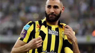 كريم بنزيما يقود هجوم اتحاد جدة ضد النصر السعودي