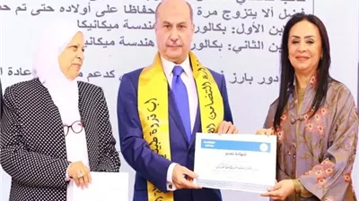 محمد عبد الحافظ..كاتب صحفي يُكرم كأب قدوة لتفانيه في تربية أبنائه