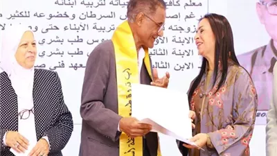 صابر سعيد من أسيوط..أب قدوة تحدّى السرطان ليقود أبناءه نحو القمة