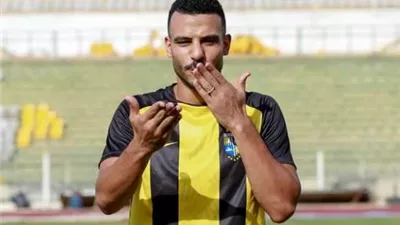 شكرى نجيب يحصد جائزة لاعب الشهر فى المقاولون العرب