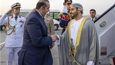 ذي يزن بن هيثم يصل إلى القاهرة للمشاركة في افتتاح المتحف المصري الكبير