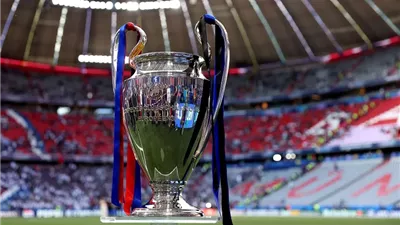 سان جيرمان يقرر عرض كأس دورى الأبطال فى كل مباراة على أرضه