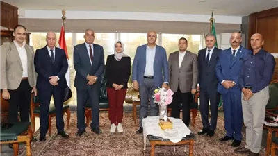 محافظ القليوبية يجتمع برؤساء المدن والأحياء الجدد
