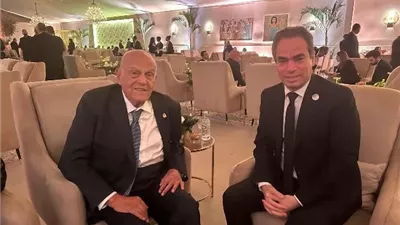 المسلماني يلتقي الدكتور مجدي يعقوب في المتحف الكبير ويبحث سرعة إنتاج قصة حياته
